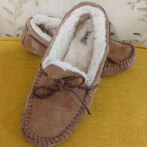 UGG Women’s Ansley Moccasin Slippers – Chestnut Suede – Size 7